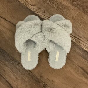 Women's grey soft comfortable crossover slippers